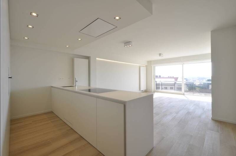 VERHUUR  Appartement 2 SLPK Knokke-Zoute -Kustlaan / Hedendaagse afwerking